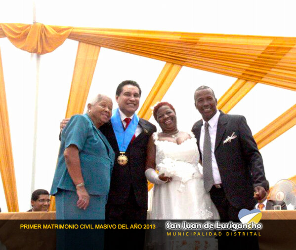 munisjl's tweet photo. Más de 250 parejas se dieron el sí en matrimonio masivo http://t.co/CyyXnY6r