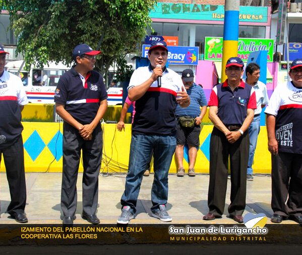 munisjl's tweet photo. IZAMIENTO DEL PABELLÓN NACIONAL EN LA COOPERATIVA LAS FLORES http://t.co/G2gMrdPu
