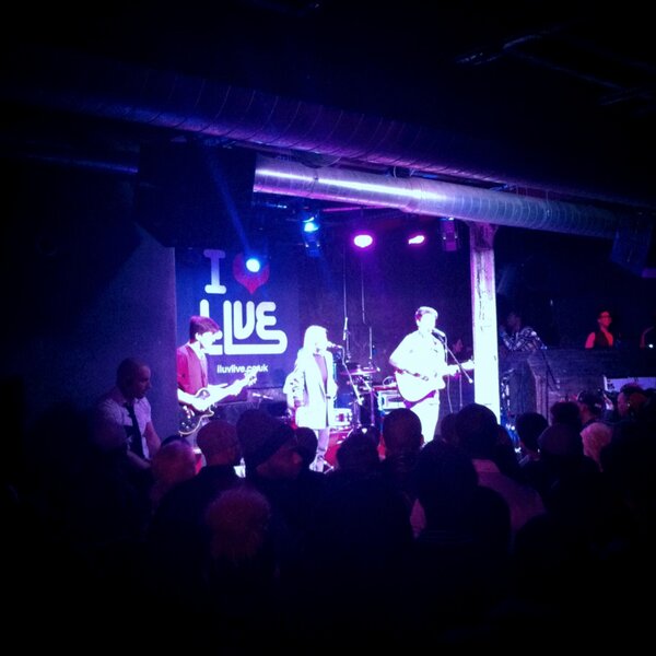 islandrecordsuk's tweet photo. Island newcomers @chasinggrace at XOYO. Fantastic set! http://t.co/1pQFpG2F