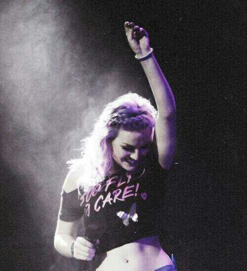 EleanorJCNation's tweet photo. I love Perrie x http://t.co/AmvoRyfz