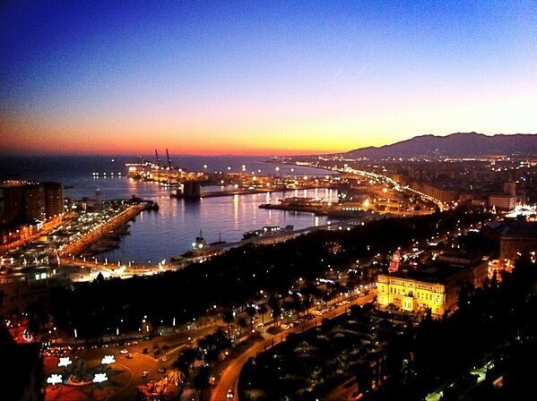 NaturPictures's tweet photo. Una de las ciudades más bonitas de España. Málaga. http://t.co/L8Ut9AtI