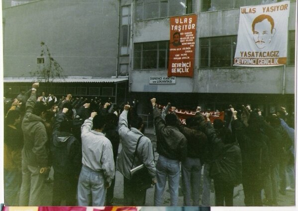 Devrimci Gençlik'in Ulaş Bardakçı anmasından bir fotoğraf İÜ Çapa...