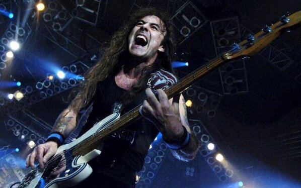 _UpTheIrons's tweet photo. <3 ..... Up The Irons!!! @_UpTheIrons http://t.co/df7e6DAG