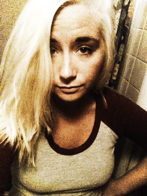 paaigeyPAIGE's tweet image. Like all I do is stare at my hair color . The fact that its white blond makes me so happy #colorobsession I'm gay