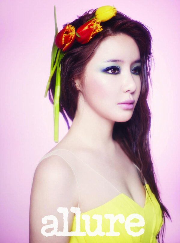 ygent_official's tweet photo. @haroobomkum #BOM X Allure Korea Magazine Photoshoot #2NE1 http://t.co/i1kcnf2H