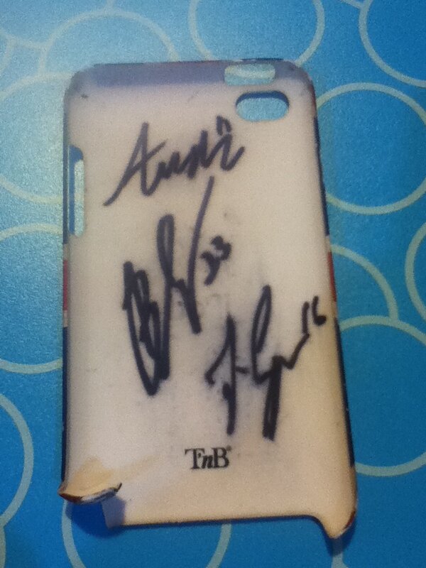 CassVerhulst's tweet image. @AustinAzurdia I've came to a concludes that the case needs to be replaced #AZ11 #francecase