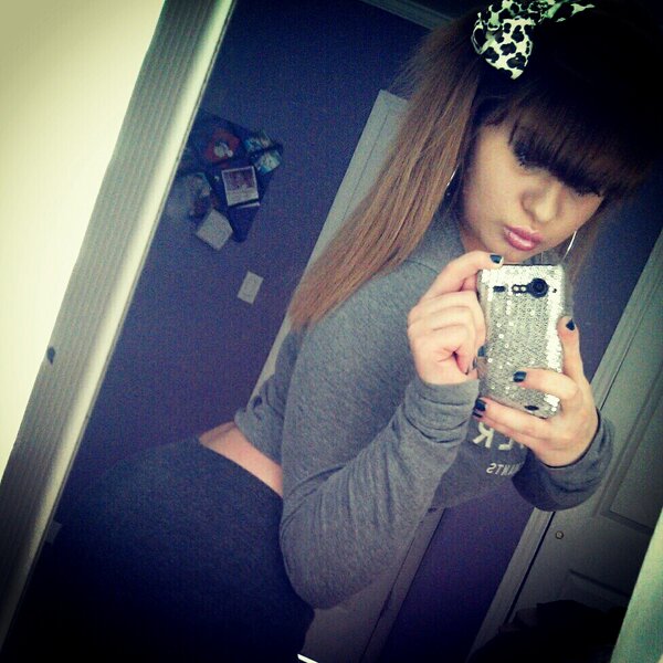 IGotYuAddictedd's tweet photo. Coolin http://t.co/oz1GX7pv