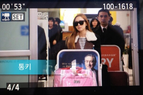[PIC][19-02-2013]Jessica trở về Hàn Quốc vào trưa nay BDclzszCEAI9x3O