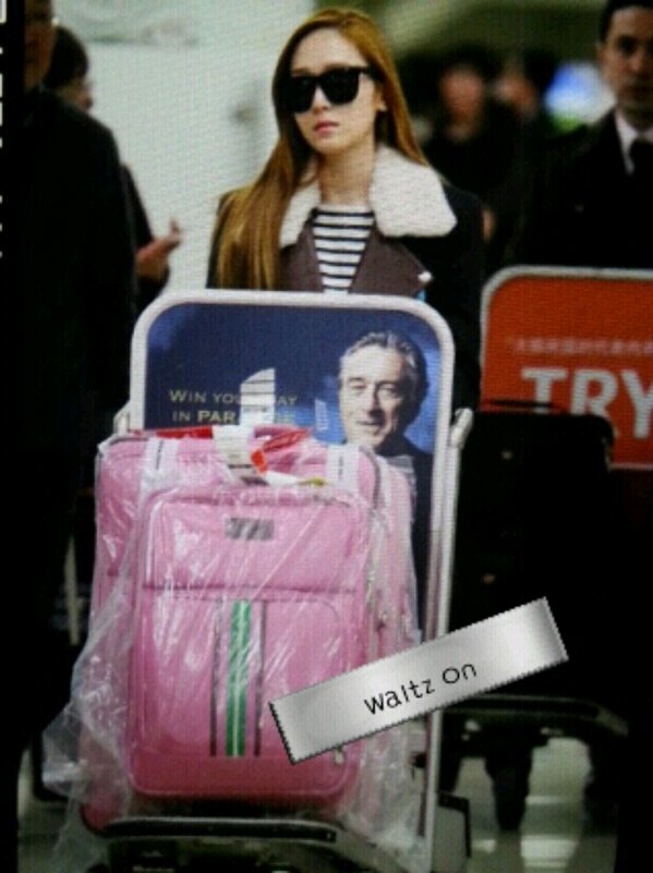 [PIC][19-02-2013]Jessica trở về Hàn Quốc vào trưa nay BDcoK53CYAA5vWT