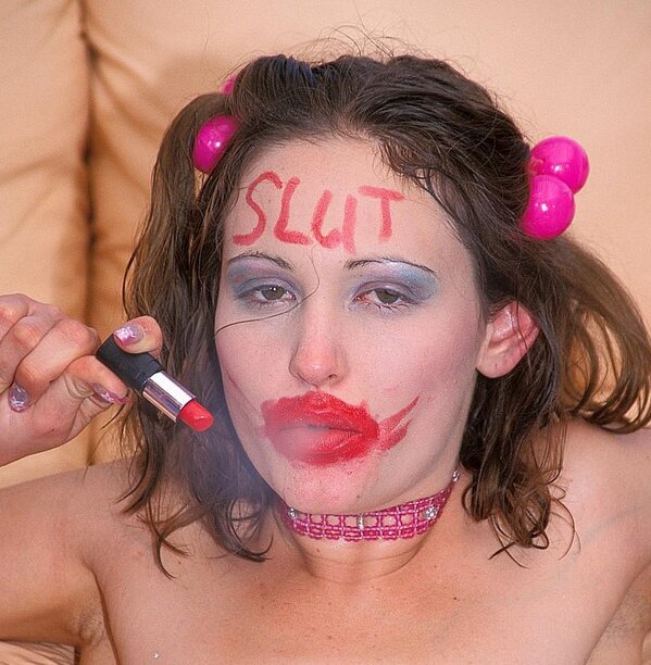 sweetsweetfeet's tweet photo. “@MaxHardcore100: How's her makeup look?  See Dallas get messed up at http://t.co/0UndEkYd9h http://t.co/Patpzr9M9W”yes