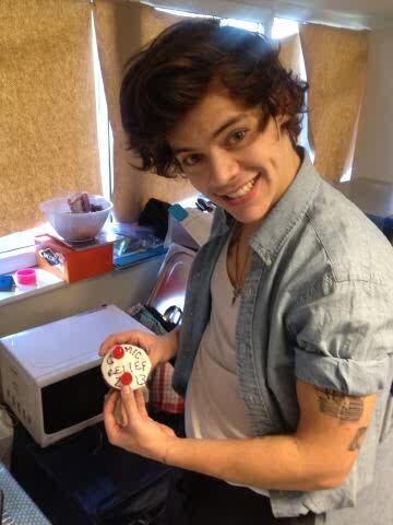 1Dshinemysun's tweet photo. He's so precious http://t.co/EL8x6Wyi