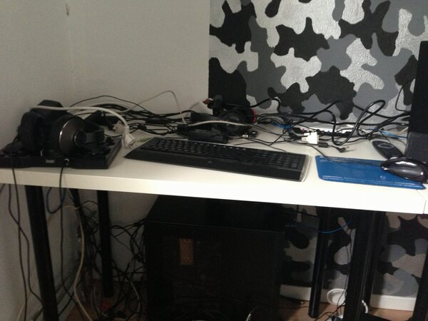 RealMcBestCraft's tweet photo. Will be redoing my room. Got enough cables to keep in mind though. Lets hope it won't take me too long! http://t.co/ocewCqaq