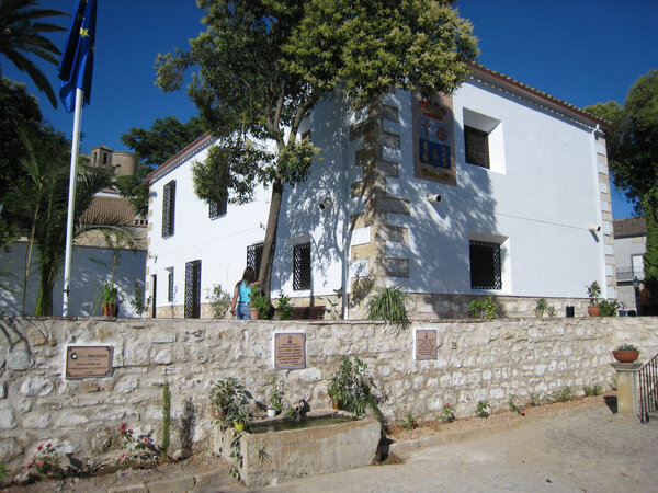 paquilopezlo's tweet photo. fotos del ayuntamiento de canena http://t.co/X6BB4Stf