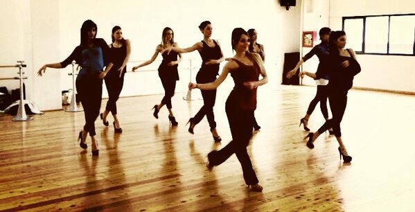 _AnnaTatangelo_'s tweet photo. "Non sarai più TU a stringermi, non sarai più TU a prendermi, se non ci sarà più FAVOLA, 👀 X 👀... " 😘😘😘 #TATAdancers http://t.co/NrNAUqcg