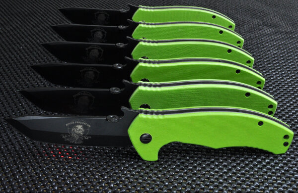 Emerson_knives's tweet photo. Zombie Roadhouses Available Now ! http://t.co/UuAZmV62
