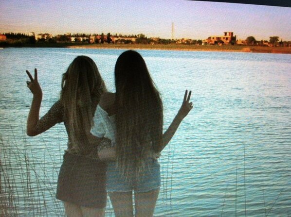 chiara_ccm's tweet photo. @patri_oramas @mariamelonas y yo te quiero a ti aquí de vuelta http://t.co/3TgjMiRY