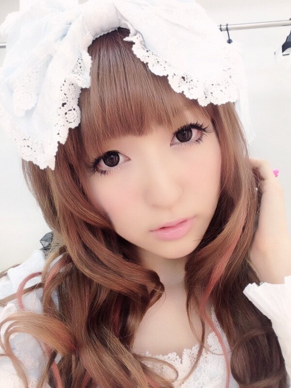 神田沙也加 على تويتر 黒髪ボブ 気に入ってるのにピンクメッシュロングもふと恋しい Http T Co Modbx8ii