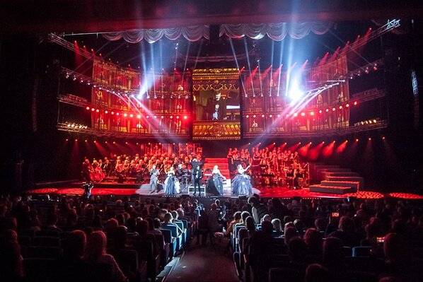 _MilaZa_'s tweet photo. Thanks for the fantastic concerts. It was really cool, wonderful, charismatic and dynamic show!:) #MerciPourMozart http://t.co/8B7ddRxp