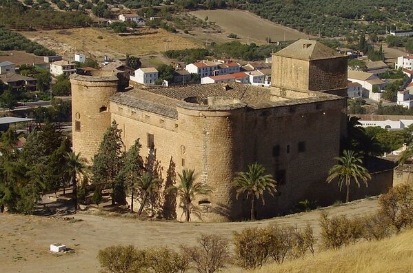 manuelvilorite's tweet photo. con el castillo que tenemos en#canena tenemos que visitarlo conocerlo y conocer asi mi #pueblo@cgcanena#canena http://t.co/QdYWXgj9