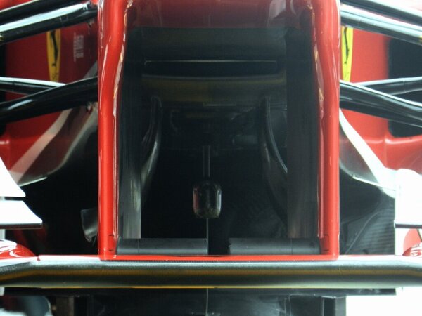 chuschulito's tweet photo. #F1 En la "garganta" de la bestia (o del caballo, según se mire) http://t.co/pBOSomhZ