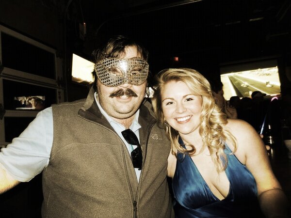 StarPackage's tweet image. Identify this pair and receive some discount coupons for wine! First person to reply will #wintheday