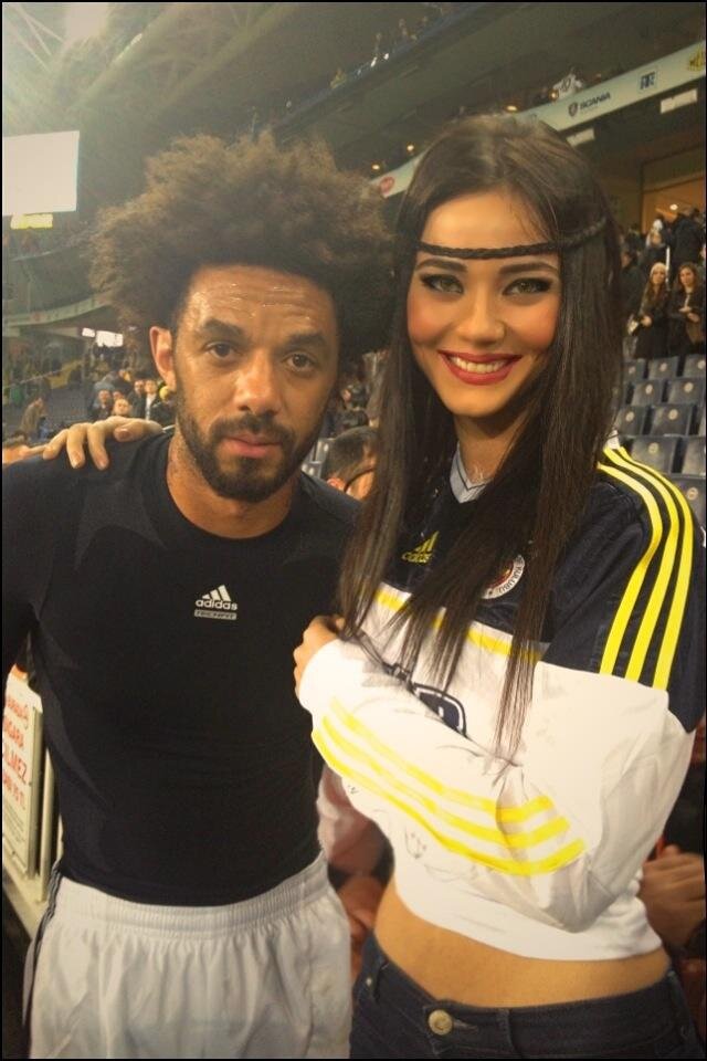 BDfgsIpCEAAos9K.jpg:large