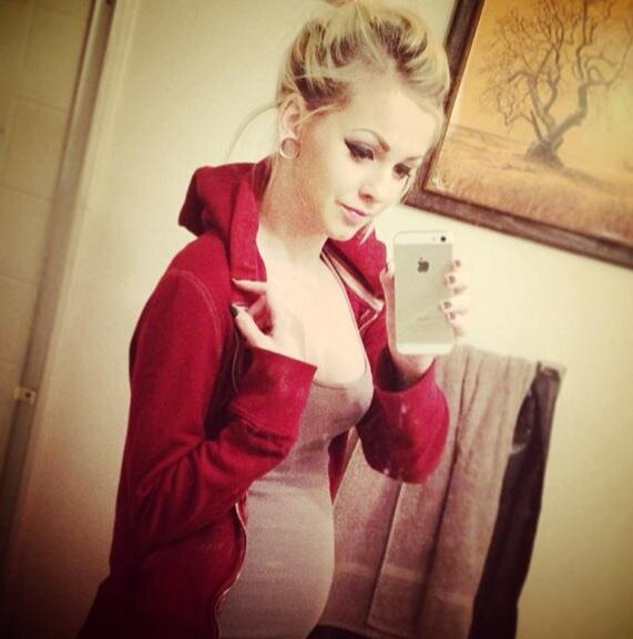 AshleighPurdie's tweet photo. 20 weeks omg nearly julyyy❤😁 http://t.co/JMBt4S4I