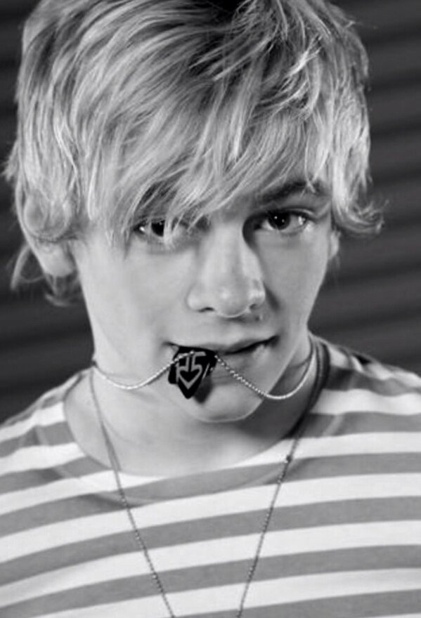 sarkarutshargo's tweet photo. Sexy babe! @rossr5 http://t.co/4mwUjQdF