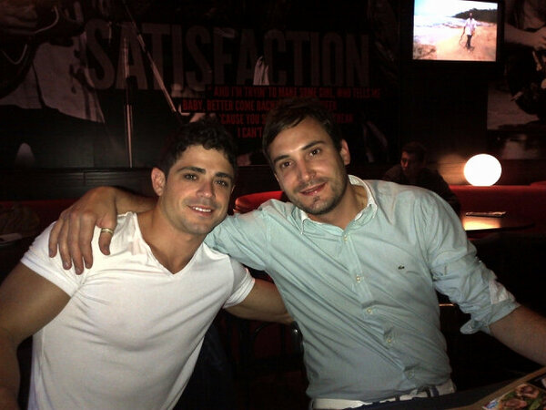 FDMolinari's tweet photo. Con Mariano (Chichi) cenando en Johnny B. Good, un gran amigo de la vida! http://t.co/U6k2BGap