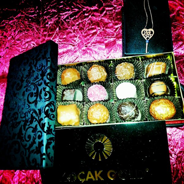 <a href="/kocakpendik/">Koçak Gold Pendik</a> cookk tesekkur ederim çok şık bir kolye bugün beni mutlu eden gunaydin sürprizi oldu :)  ♡♥