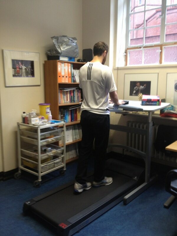 CompletePhysio's tweet image. #treadmilldesk -this is how to reduce back pain! Keep your discs hydrated,joints moving &amp;amp; muscles working!  #backpain