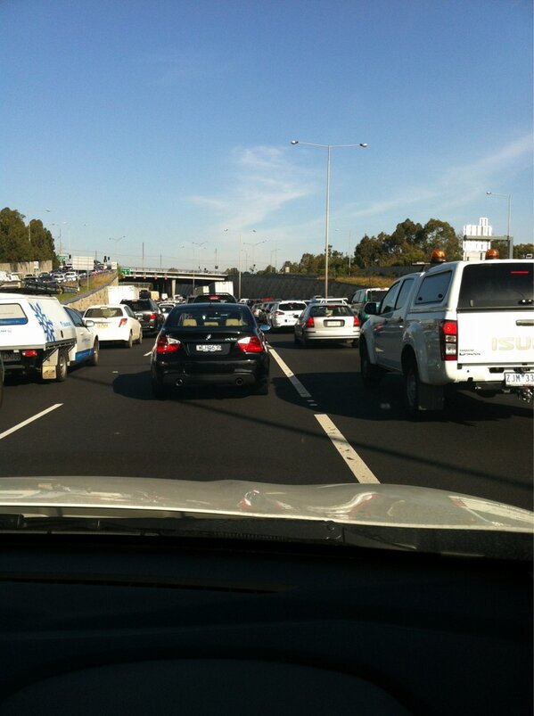 McTessie's tweet photo. There are not enough swear words to describe how annoyed I am when the MONASH is like this!! #learntodrivepeople http://t.co/PSo0t9SN