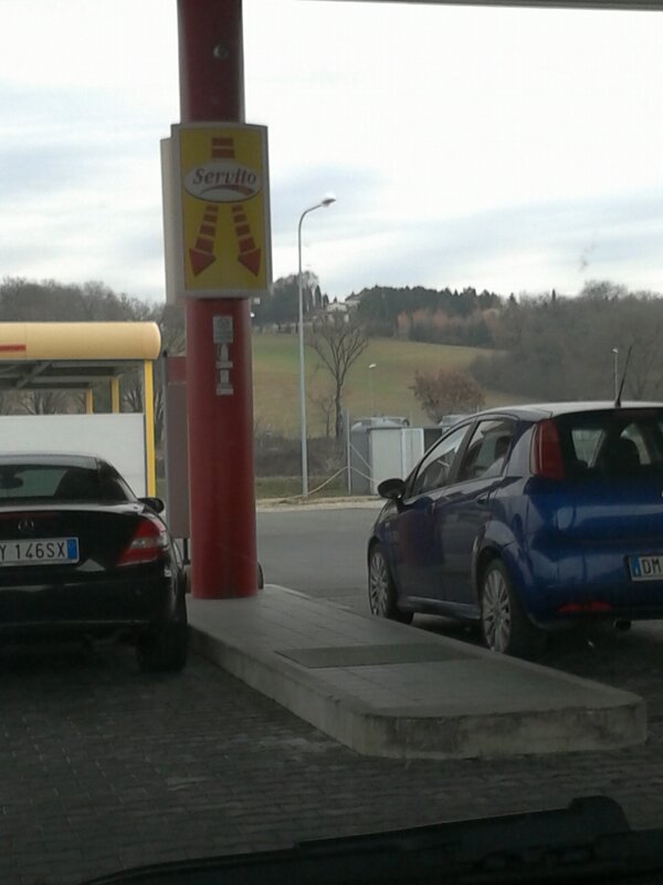 FedericoXferi's tweet photo. Aspetta e spera! Lol http://t.co/emBKFpnQ