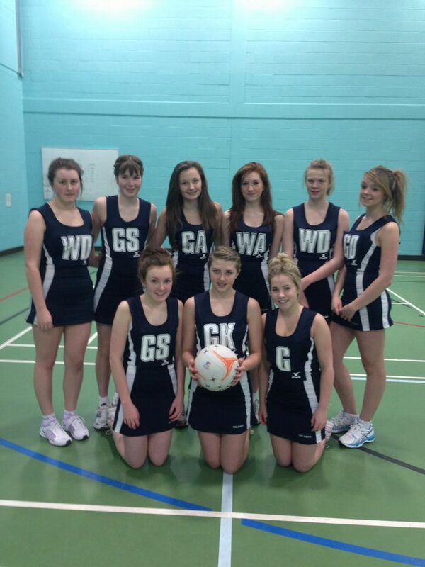 Netball_BHS's tweet photo. U17 Team in their new kit on sunday. http://t.co/SkqqFfBs