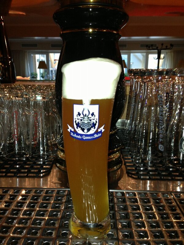 GenussPurler's tweet photo. Herzlich Willkommen !!! Darf ich vorstellen, unser Sonnenweizen !!!! #brauerei  #reutti #genussbräu http://t.co/ArSFBYkX