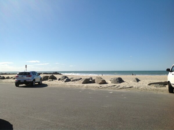 ExpressMovingSD's tweet image. Decided to work at the beach today....