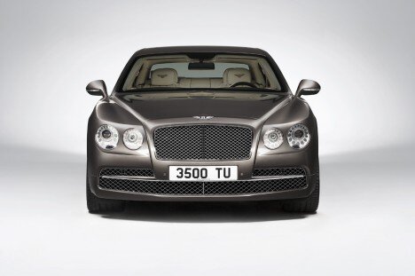 TheExecLounge's tweet image. A first look at the new Bentley Flying Spur , the company's most powerful model yet.