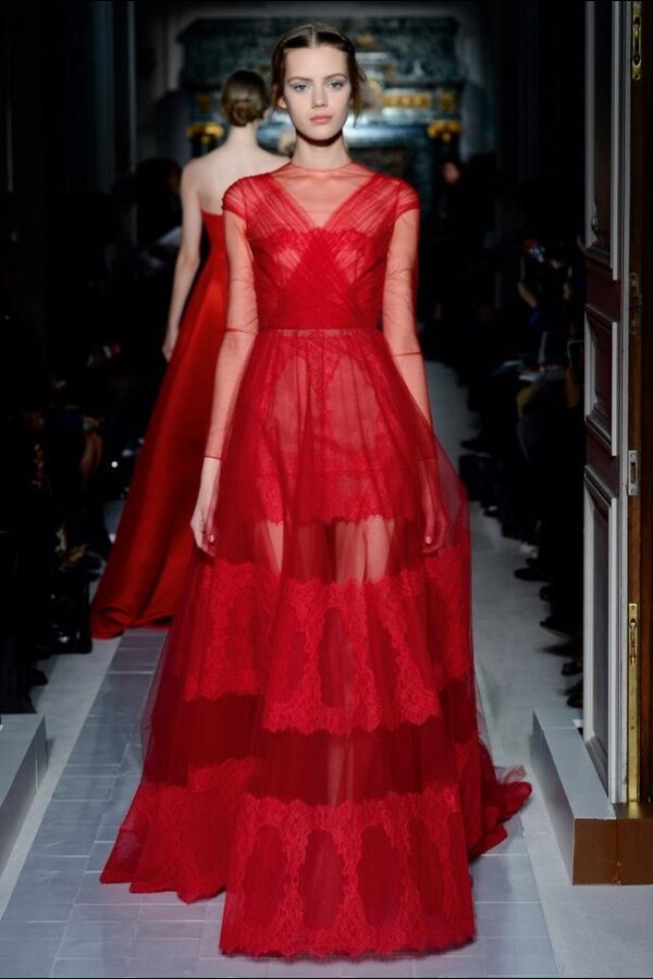 Valentino on Twitter: "When all you need make your day is a red Valentino Haute Couture dress. http://t.co/DwW21c9M #coutureSS13 / Twitter