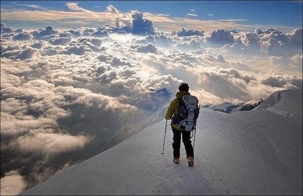 TheKingsToys's tweet image. Walking on a cloud. On top of the Swiss Alps.
