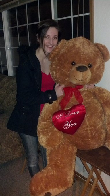 A #Valentines gift from an admirer ;) received on time, just a belated picture. <3 #giantteddybear http://t<a href="/tag/valentines"class="tags">#Valentines</a><a href="/tag/giantteddybear"class="tags"><span>#giantteddybear</span></a>
