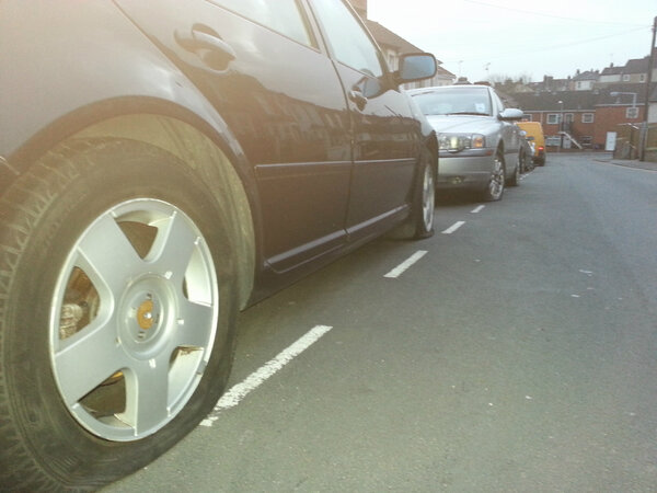 FayHoward67's tweet photo. @BBCWiltshire: Around 120 cars have had their tyres slashed in #Swindon overnight http://t.co/R19ZPkghM9 awful :-(