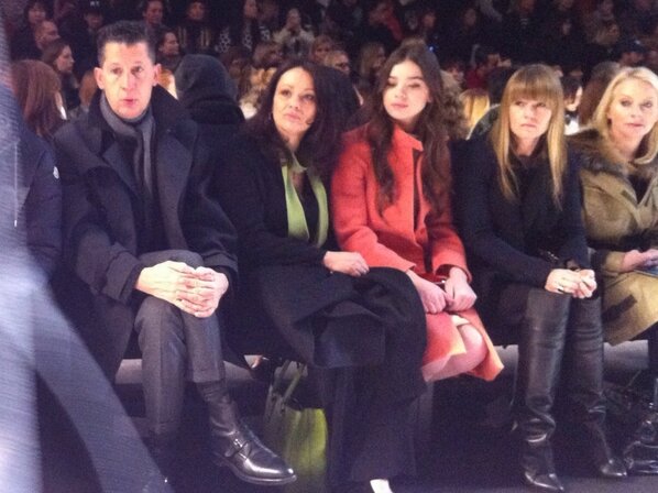 ACglamour's tweet photo. And the adorable Hailee Steinfeld @Maxmara !
@glamour_fashion http://t.co/BtADyT6meI