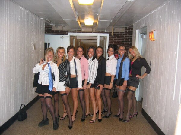 ThighHighsOnly's tweet photo. These coeds in #thighhighs should be in every college brochure. http://t.co/vVaGXAaFl8