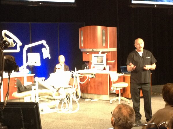 drschefke's tweet image. Live presentation at the back of the exhibit hall. Porcelain veneer preps.
#CDS13