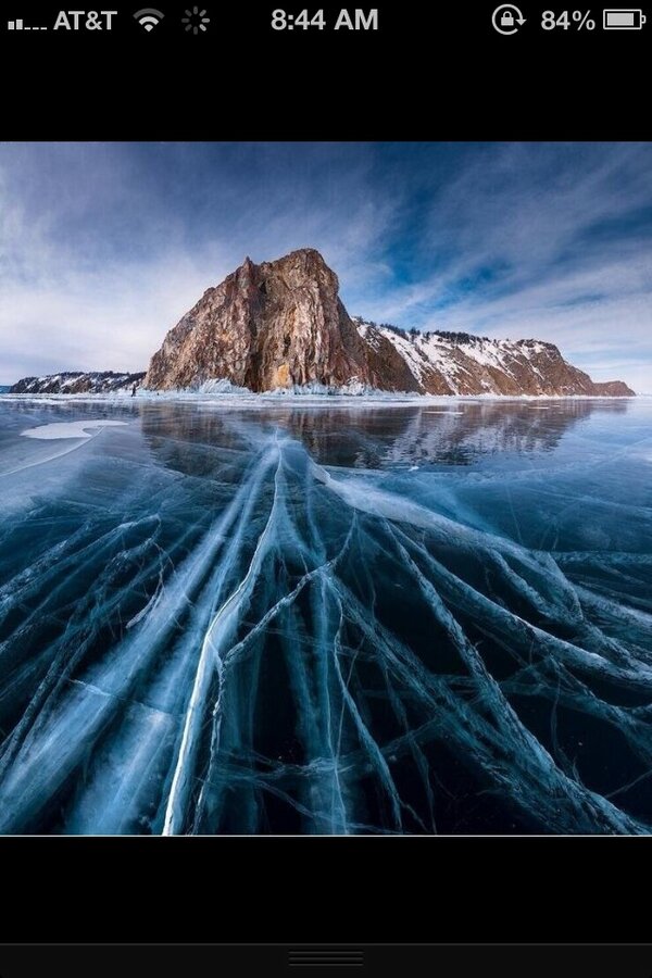 EarthPics1's tweet photo. Cracked ice under the sea http://t.co/Z9iMbxttaL
