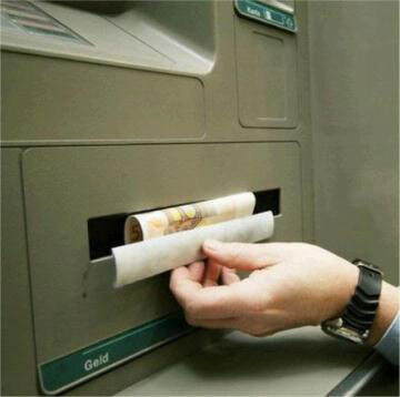 Rob_Vroegh's tweet photo. #CashTrapping, een vorm van pinautomaatfraude, komt steeds meer voor. Wees gewaarschuwd! http://t.co/Mvaz8hp3Zr Rt http://t.co/Zur0RIMl3Y