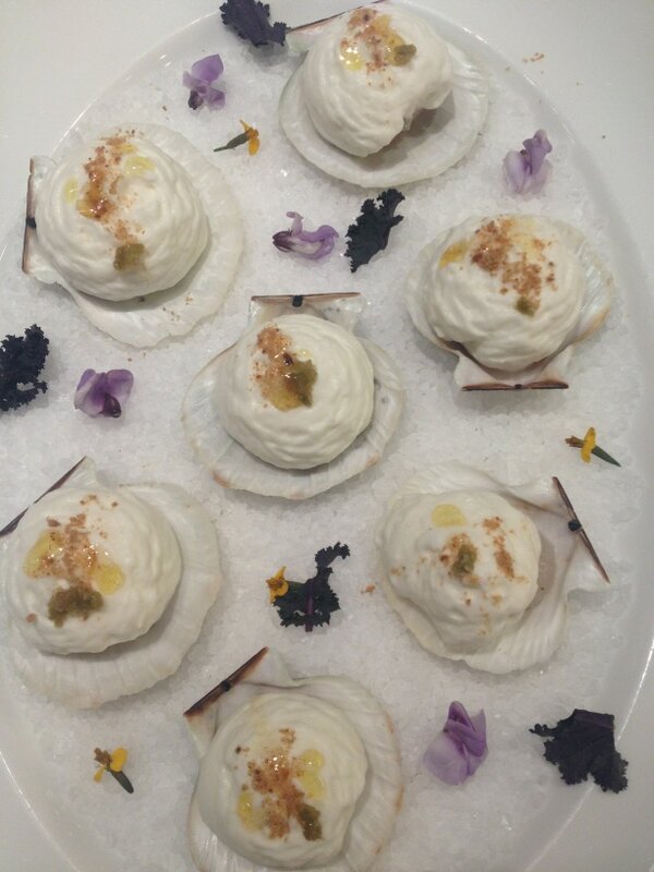 craccocarlo's tweet photo. Aspettando il gran finale... Canestrelli, crema di cavolfiore e polvere d'acciuga http://t.co/miR0W0HdDf