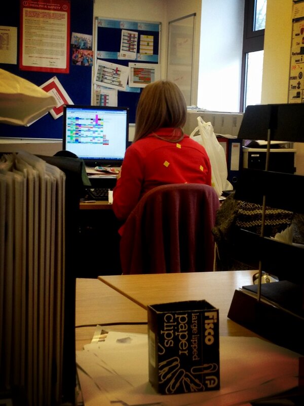 MollyLloyd22's tweet image. How I've spent the last 15 minutes... She has no clue. #velcroback #sozbabes
