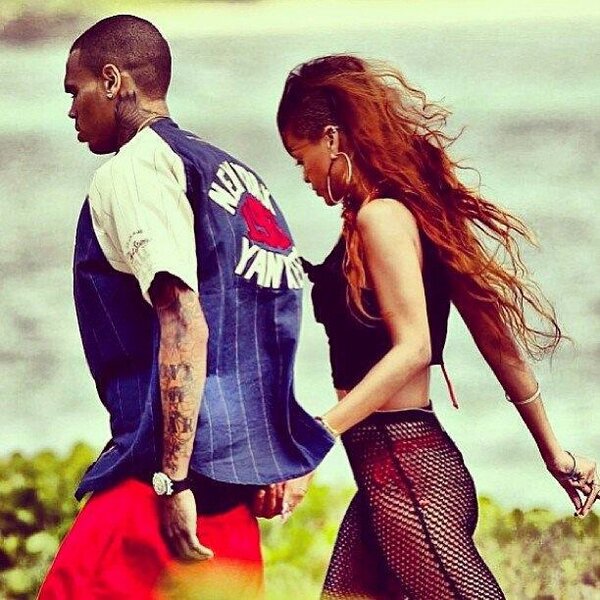 _SkinnyGang's tweet photo. Mais Rihanna ton fessier il t'a unfollow ou c' est comment !? :'( C' est TRiSTE! http://t.co/VEyyU9VfF0