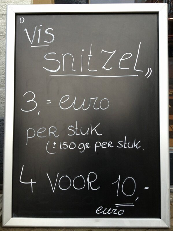 Kook_College's tweet photo. Nieuw bij viswinkel Zeezout! 

'Vis snitzel' 3 euro per stuk (gem. 150 gram) 

4 voor 10 euro! Vers gepaneerd http://t.co/ILDGAxNEps